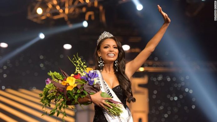 201110084138-01-miss-usa-2020-exlarge-169 (1)