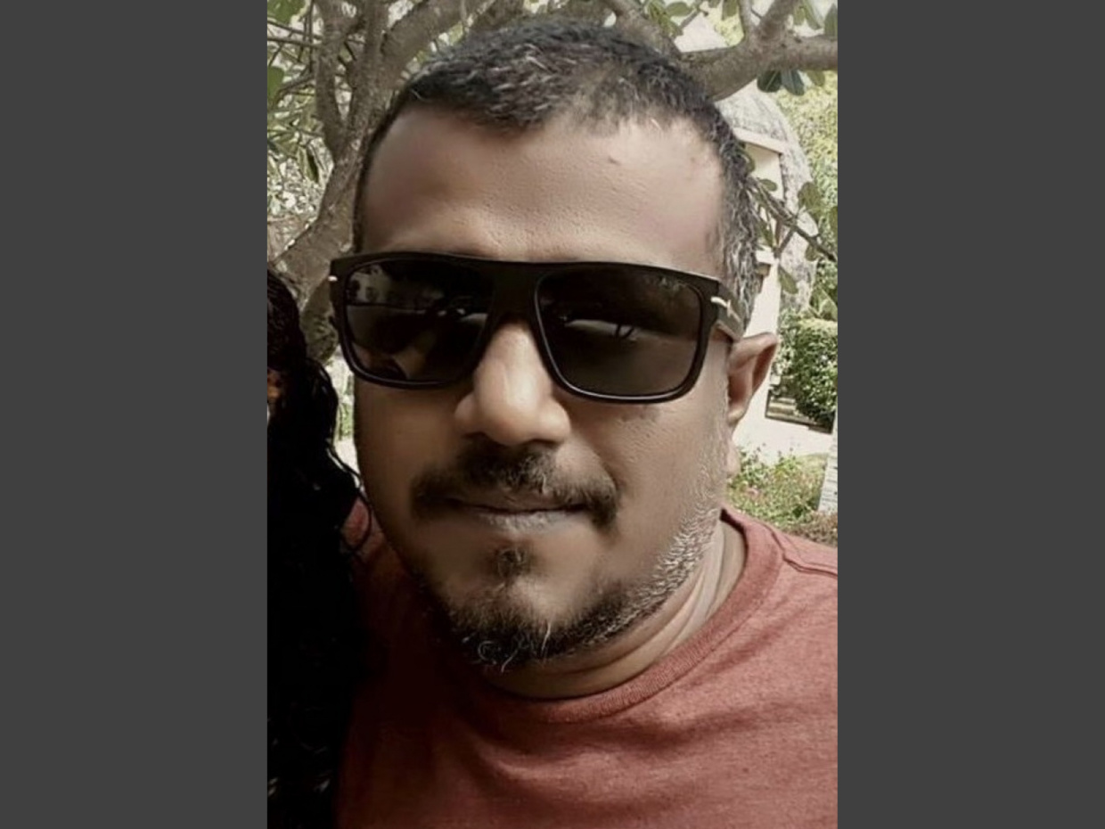 large_161036116421Br5x