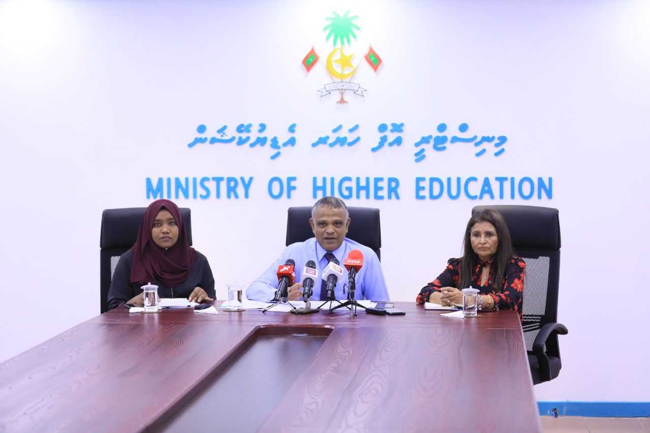 photo6219772807307438521