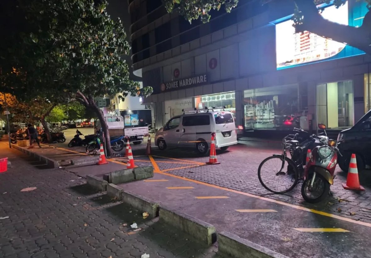 8DC1F71E-6828-4F0E-A400-20D4301EE18E