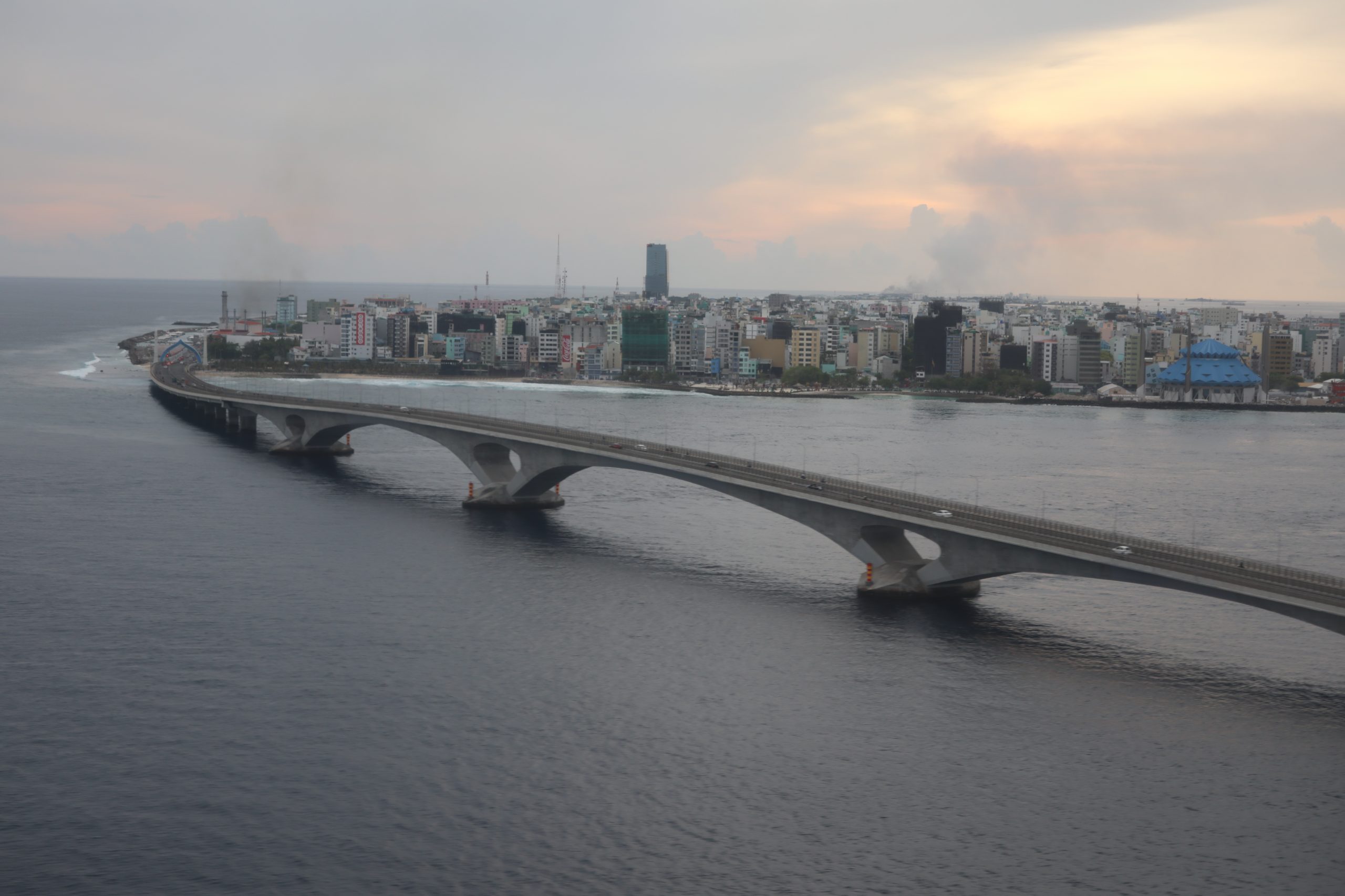 Aerial_view_of_the_Sinamalé_Bridge