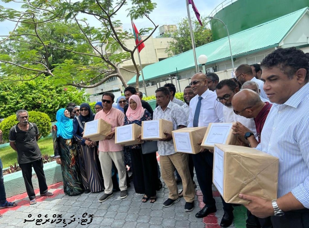 7B5BFD0B-5691-48D0-91F2-F8A3554B31DE