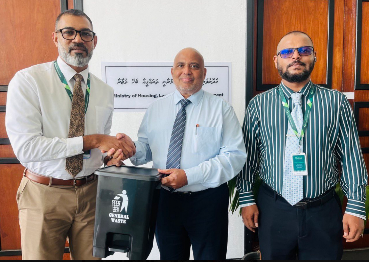 large_173494068452lXEj