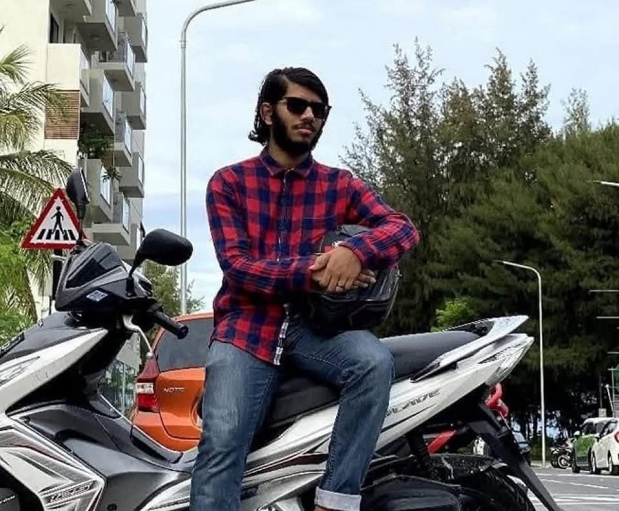 large_174436677720gRK2