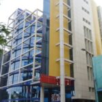 ސިނގިރޭޓު ކޮންޓޭނަރު މައްސަލަ: ހައްޔަރުކޮށްފައިވާ ކަސްޓަމްސްގެ މުވައްޒަފު ސަސްޕެންޑްކޮށްފި