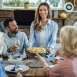 ެޭއޭނާވީ ހަގީގީ ލޯބި ނޫންކަން އެނގުނީ މާސްކް ވެއްޓުމުންނެވެ.