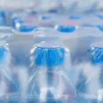 ޕްލާސްޓިކް ކުދި ފެންފުޅި މަނާކުރުން 2028 އަށް ފަސްކޮށްފި