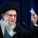 އާޔަތުﷲ ޚާމަނާއީ ހިމެނިވަޑައިގަތީ މި ފަހުގައި އިސްލާމީ އުންމަތުގައި އުފެދުނު ބޮޑެތި ޤާއިދުންގެ ތެރެއިންނެވެ.