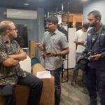 ކޯޓު އަމުރެއްގެ ދަށުން ފުލުހުން ’އަދަދު‘ ނޫހުގެ އޮފީހަށް ވަދެ، ބަލައި ފާސްކޮށްފި