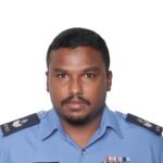 ގެއްލިގެން ހޯދަމުންދިޔަ ފުލުސް އޮފިސަރަކު، މޫދުގައި ނިޔާވެފައި އޮއްވާ ފެނިއްޖެ